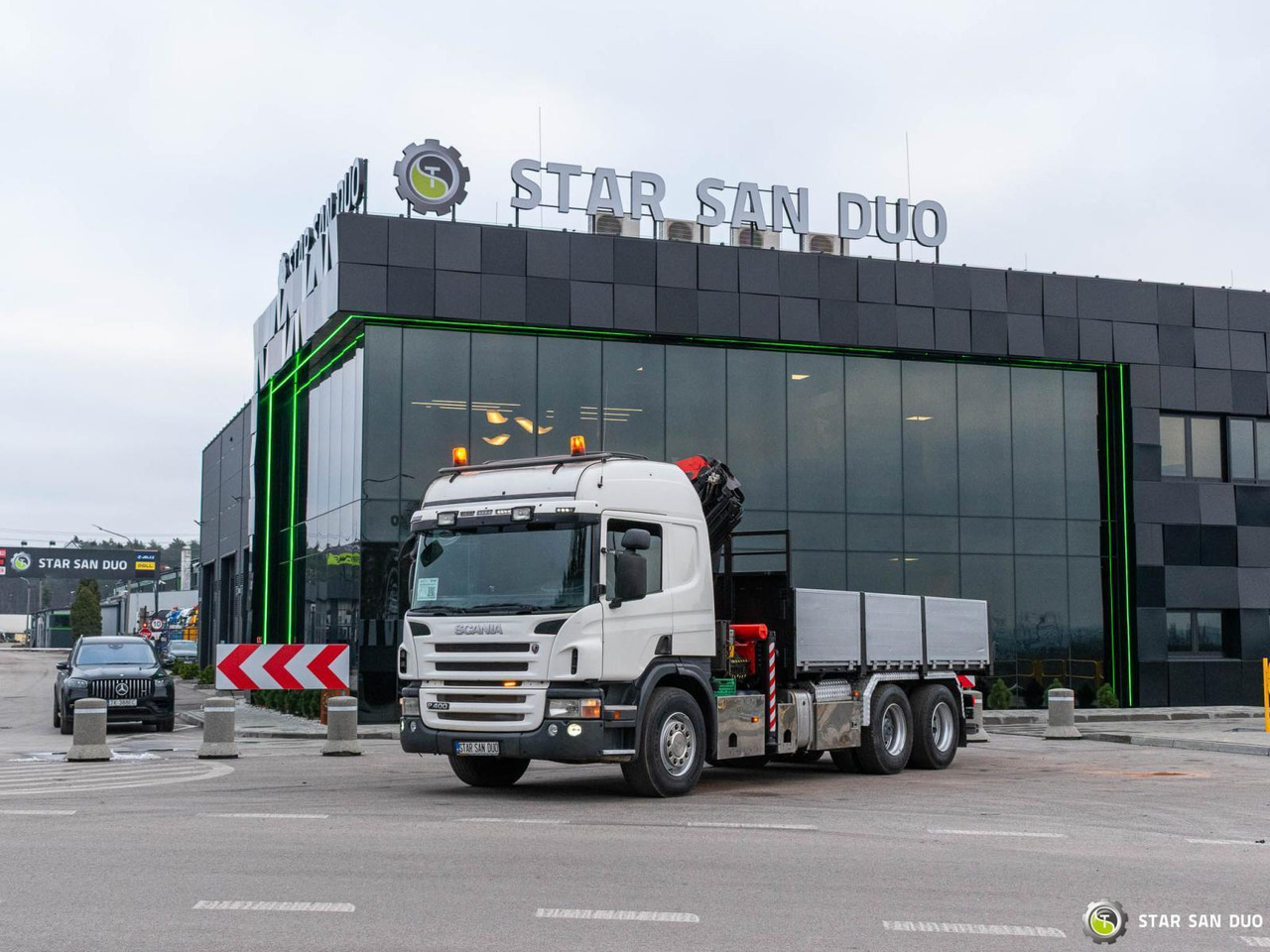 - Crane truck: picture 3 - Crane truck: picture 3