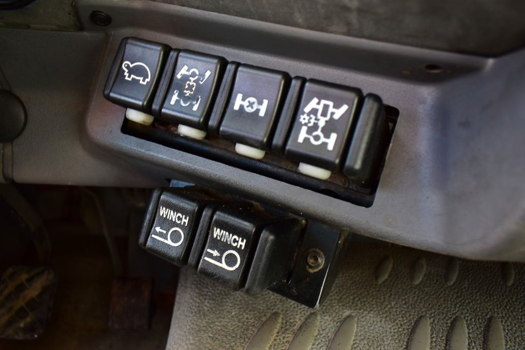 Cab chassis truck Renault MIDLUM 4x4 DOKA CAMPER OFF ROAD: picture 24