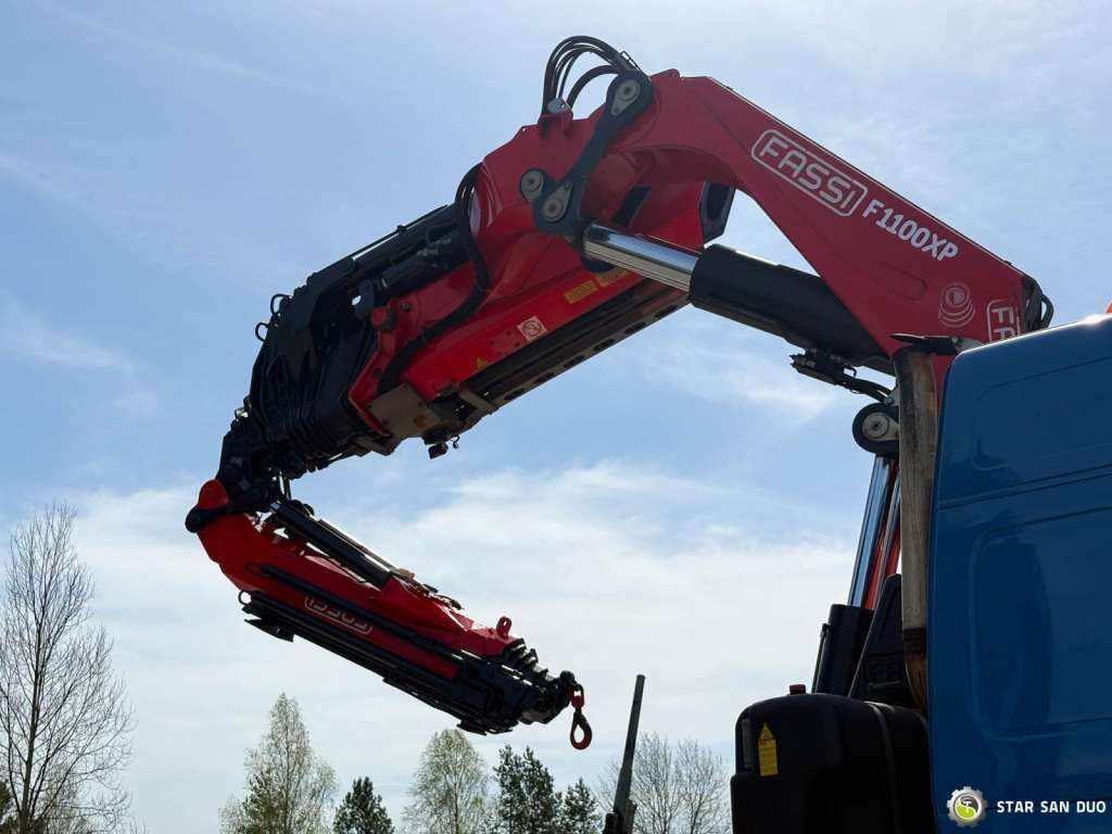 Tractor unit Volvo  FH 480 8x2 FASSI F1100AXP Crane: picture 8