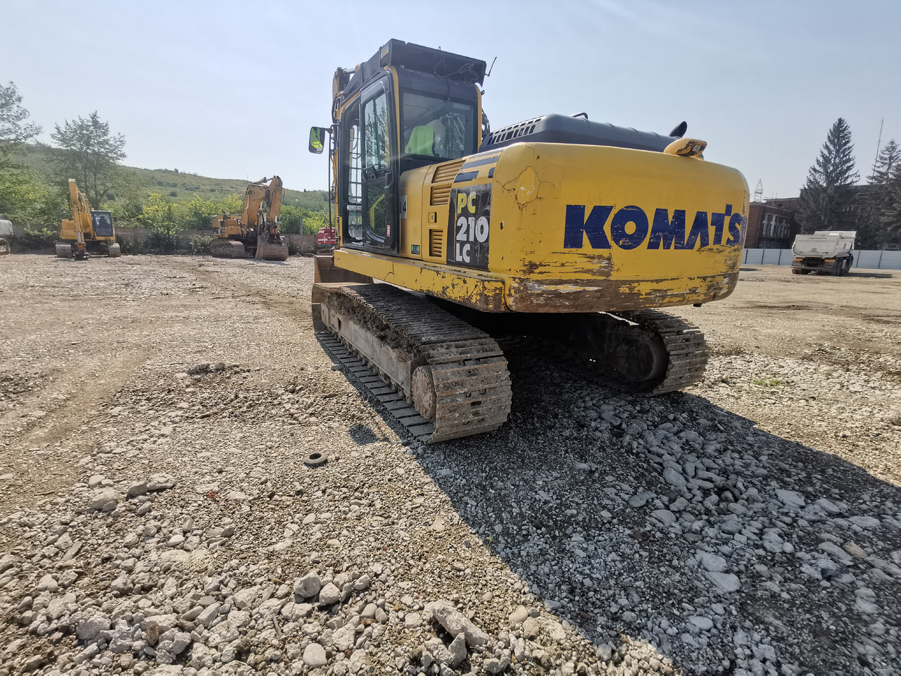 KOMATSU PC210 LC - 8 - Excavator: picture 3 KOMATSU PC210 LC - 8 - Excavator: picture 3