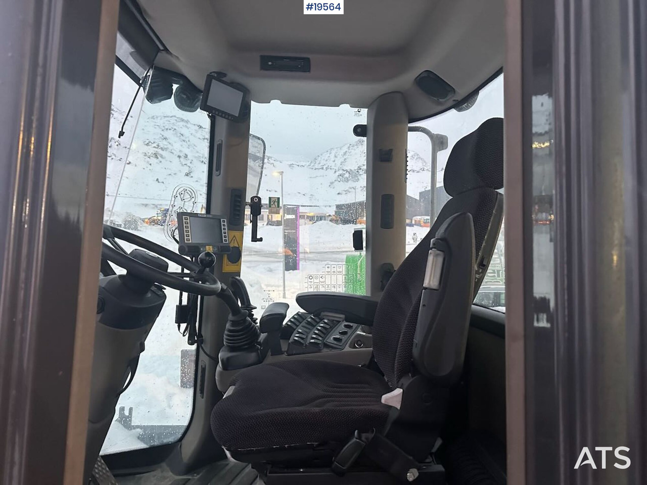 Wheel loader Case 721E hjullaster m/ snøskuffe og grusskuffe. Ny vekt og 2 sett dekk. SE VIDEO: picture 14 Wheel loader Case 721E hjullaster m/ snøskuffe og grusskuffe. Ny vekt og 2 sett dekk. SE VIDEO: picture 14