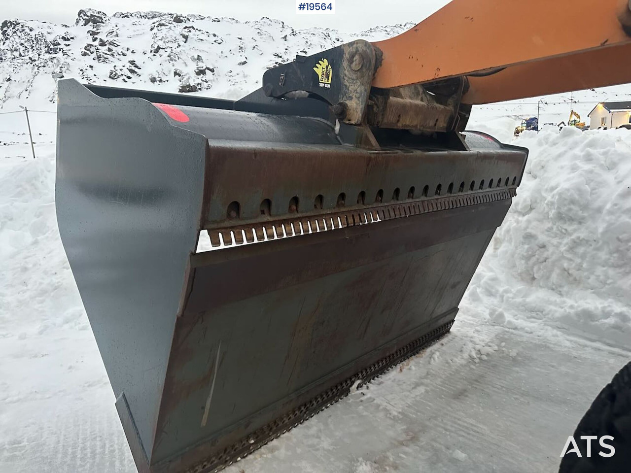 Wheel loader Case 721E hjullaster m/ snøskuffe og grusskuffe. Ny vekt og 2 sett dekk. SE VIDEO: picture 9 Wheel loader Case 721E hjullaster m/ snøskuffe og grusskuffe. Ny vekt og 2 sett dekk. SE VIDEO: picture 9