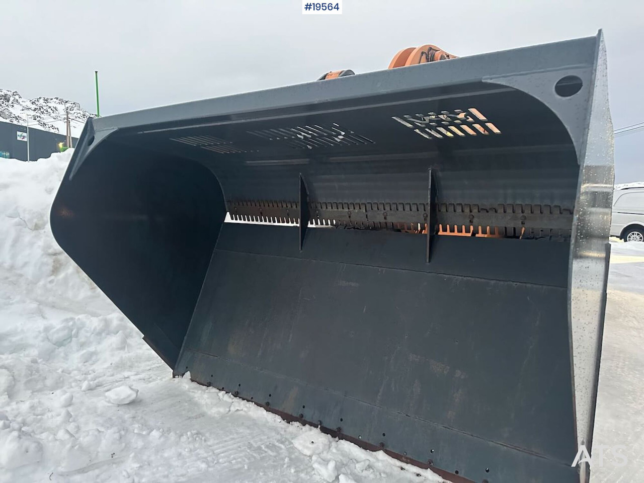 Wheel loader Case 721E hjullaster m/ snøskuffe og grusskuffe. Ny vekt og 2 sett dekk. SE VIDEO: picture 8 Wheel loader Case 721E hjullaster m/ snøskuffe og grusskuffe. Ny vekt og 2 sett dekk. SE VIDEO: picture 8