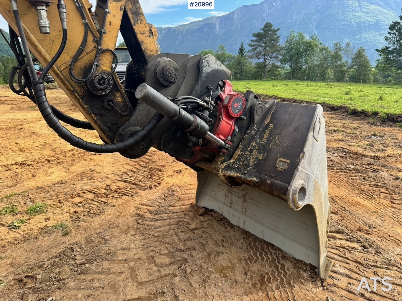 Crawler excavator Caterpillar 320EL: picture 29