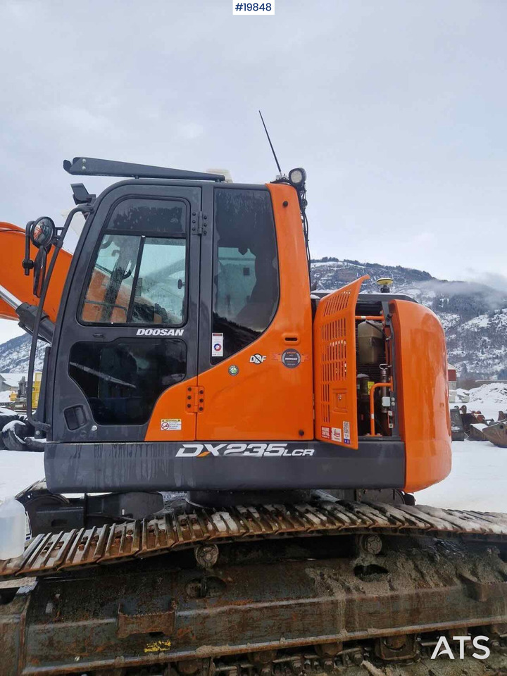 Doosan DX235LC-5 - Excavator: picture 2 Doosan DX235LC-5 - Excavator: picture 2