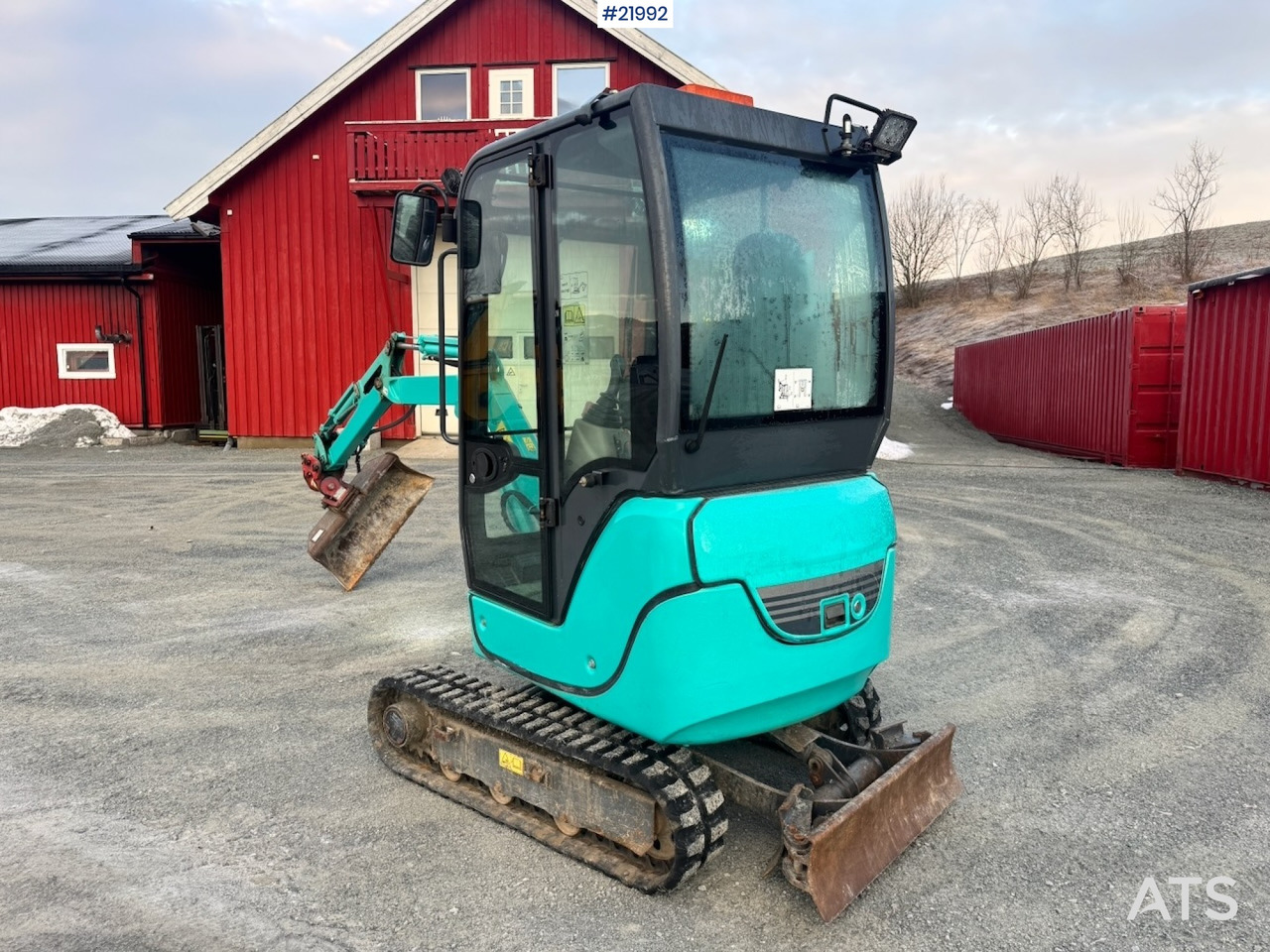 Kobelco 2016 Kobelco SK18 Minigraver m/ Powertilt, 3 skuffer,ripper, klype og Henger. - Mini excavator: picture 3 Kobelco 2016 Kobelco SK18 Minigraver m/ Powertilt, 3 skuffer,ripper, klype og Henger. - Mini excavator: picture 3