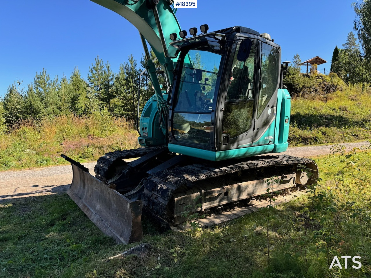 Excavator Kobelco SK140SRLC: picture 10