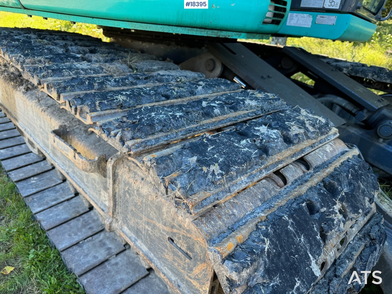 Excavator Kobelco SK140SRLC: picture 25
