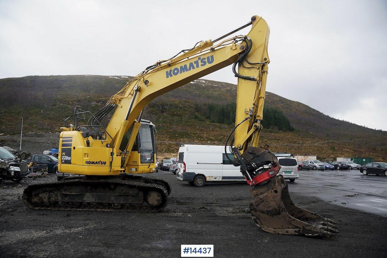 Excavator Komatsu PC228USLC-10: picture 6