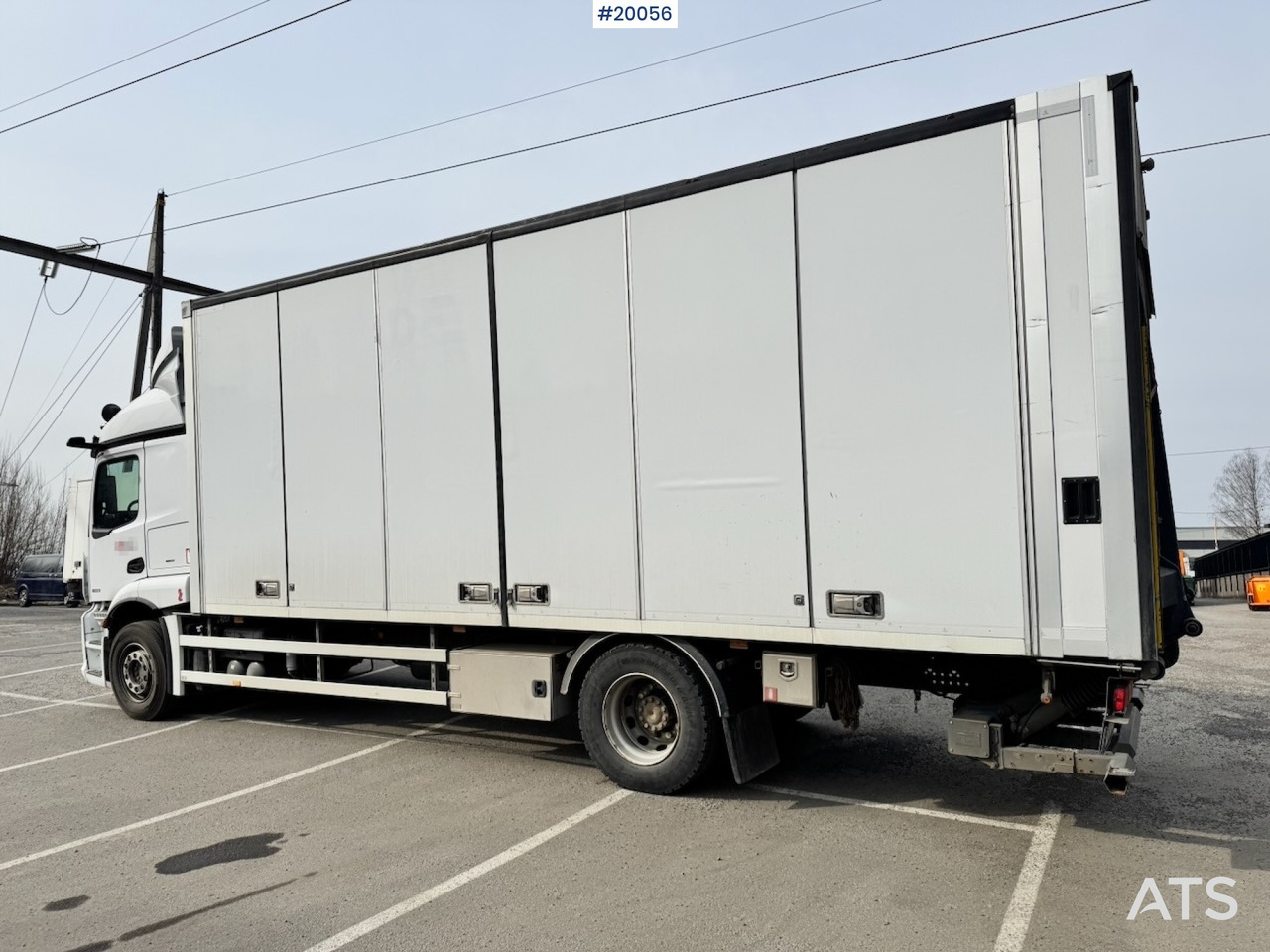 Mercedes Actros 1833 - Box truck: picture 3 Mercedes Actros 1833 - Box truck: picture 3