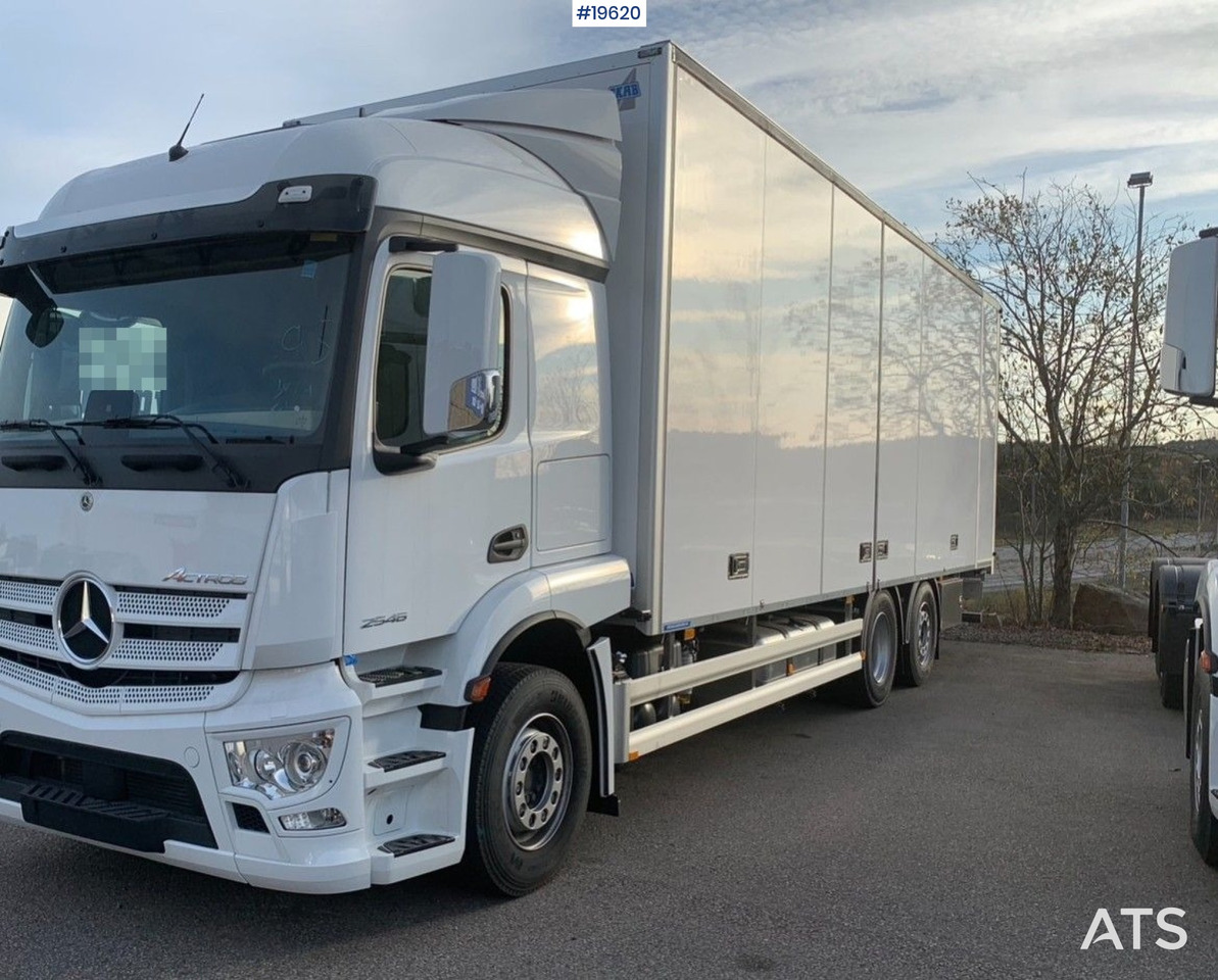 Mercedes Actros - Box truck: picture 2 Mercedes Actros - Box truck: picture 2