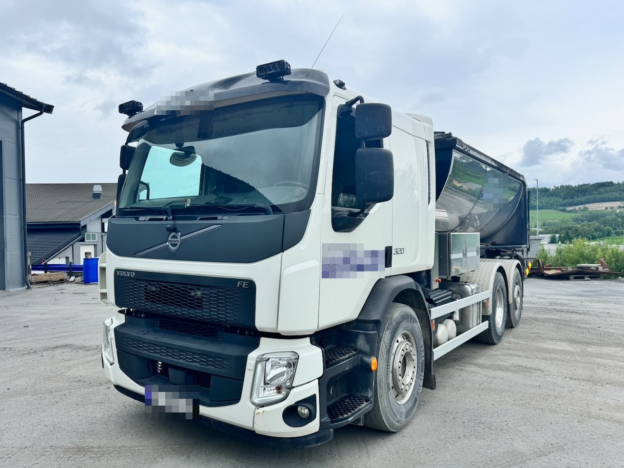 Volvo FE320 - Truck, Asphalt machine: picture 2 Volvo FE320 - Truck, Asphalt machine: picture 2