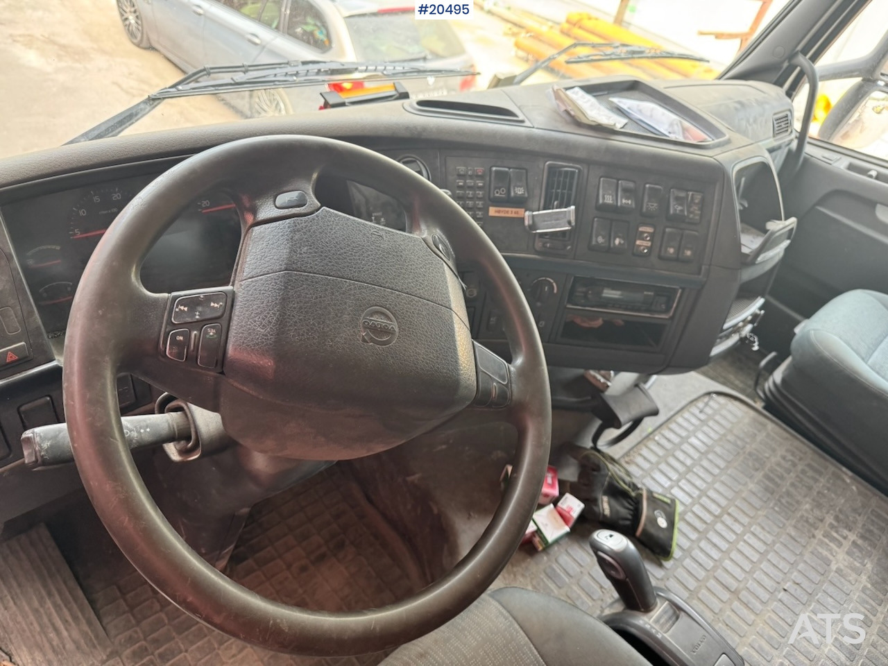 Skip loader truck Volvo FH520: picture 25