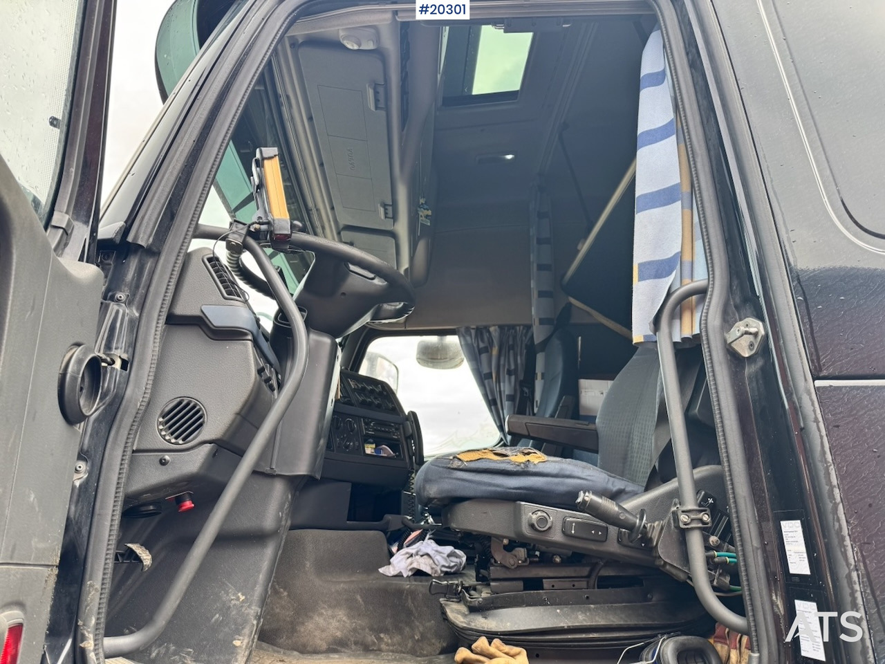 Hook lift truck Volvo FH540: picture 26