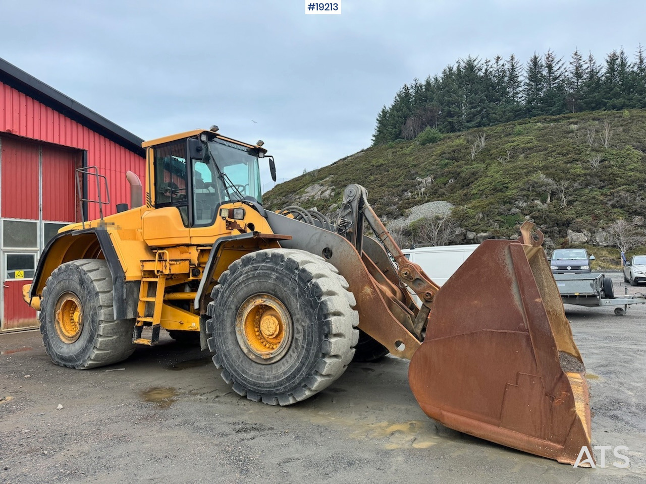 Volvo L220F - Wheel loader: picture 2 Volvo L220F - Wheel loader: picture 2