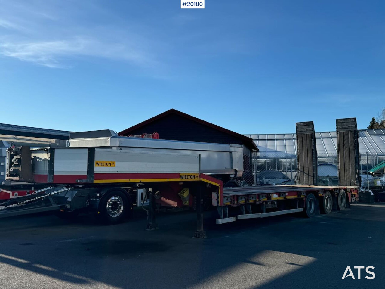 Wielton NJ3 - Low loader semi-trailer: picture 4 Wielton NJ3 - Low loader semi-trailer: picture 4