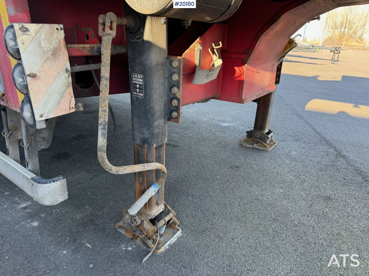 Wielton NJ3 - Low loader semi-trailer: picture 5 Wielton NJ3 - Low loader semi-trailer: picture 5
