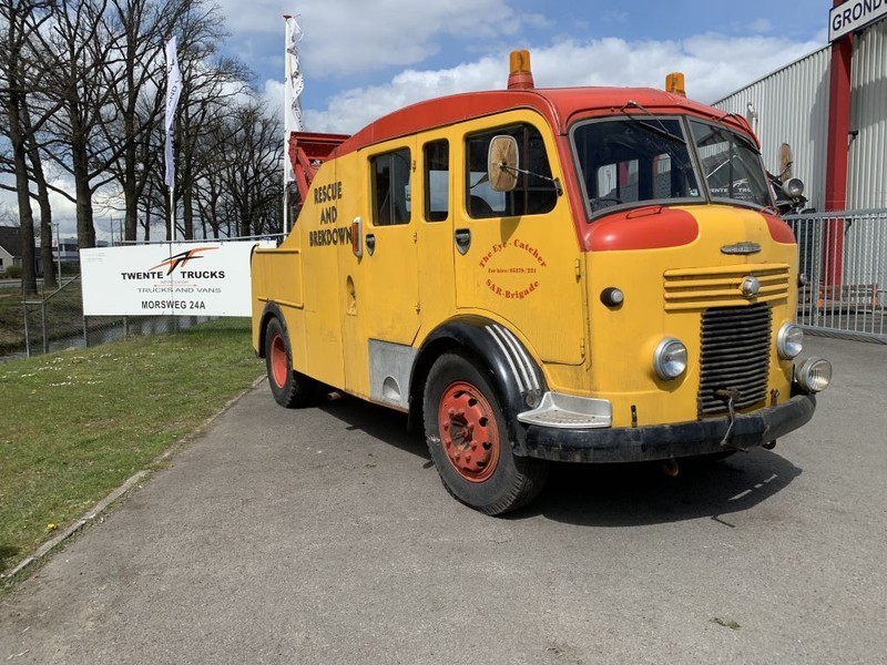 Commercial Commer Wrecker Afsleep Berging 1952 Barnfinds and Restoration projects Dubbelcabine bergingsvoertuig - Tow truck: picture 1 Commercial Commer Wrecker Afsleep Berging 1952 Barnfinds and Restoration projects Dubbelcabine bergingsvoertuig - Tow truck: picture 1