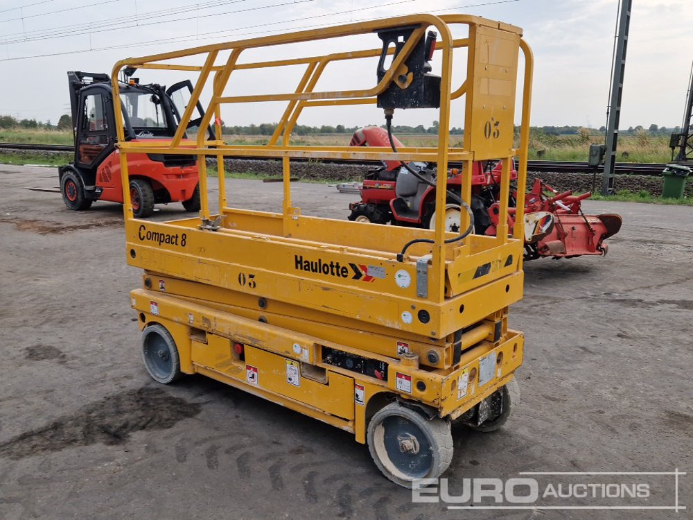 2012 Haulotte Compact 8 - Aerial platform: picture 3 2012 Haulotte Compact 8 - Aerial platform: picture 3