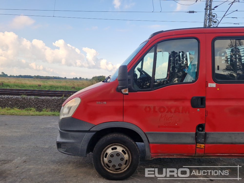 2013 Iveco Crew Cab Pick Up, Automatic Gearbox, Drop side - Flatbed van: picture 3 2013 Iveco Crew Cab Pick Up, Automatic Gearbox, Drop side - Flatbed van: picture 3