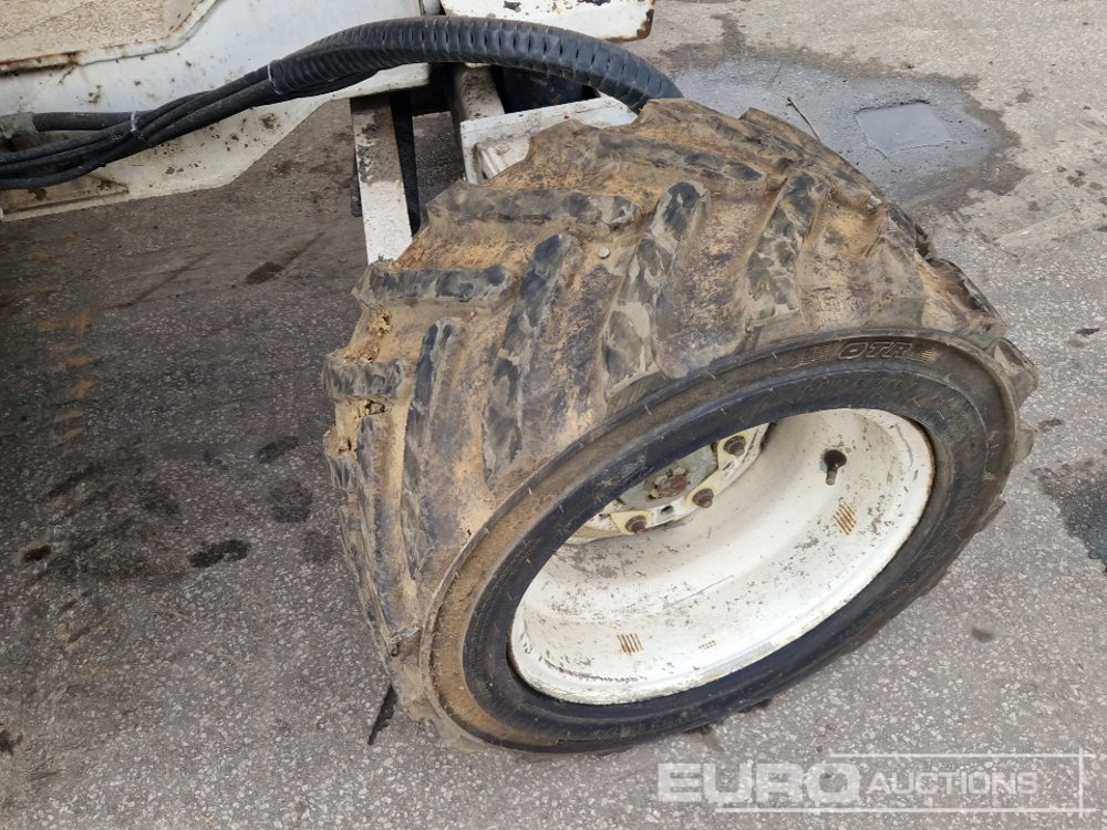 Scissor lift 2013 JLG MEC3084RT: picture 7