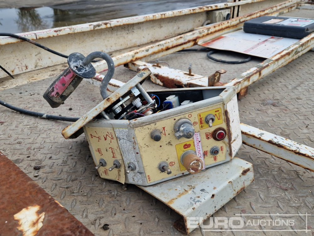 Scissor lift 2013 JLG MEC3084RT: picture 9