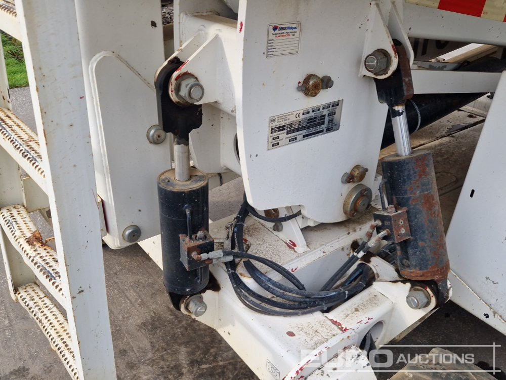 Scissor lift 2013 JLG MEC3084RT: picture 13