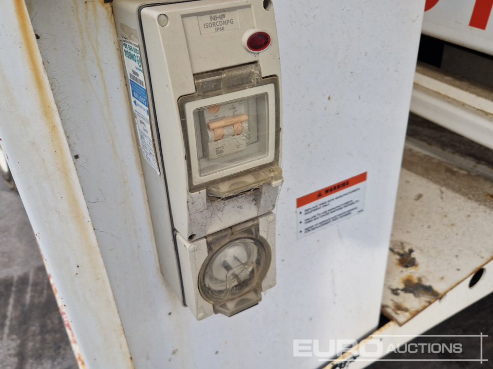 Scissor lift 2013 JLG MEC3084RT: picture 16