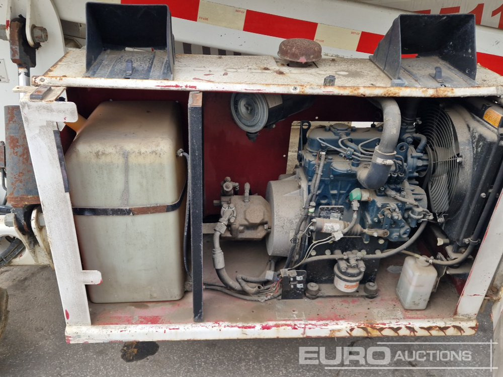 Scissor lift 2013 JLG MEC3084RT: picture 10