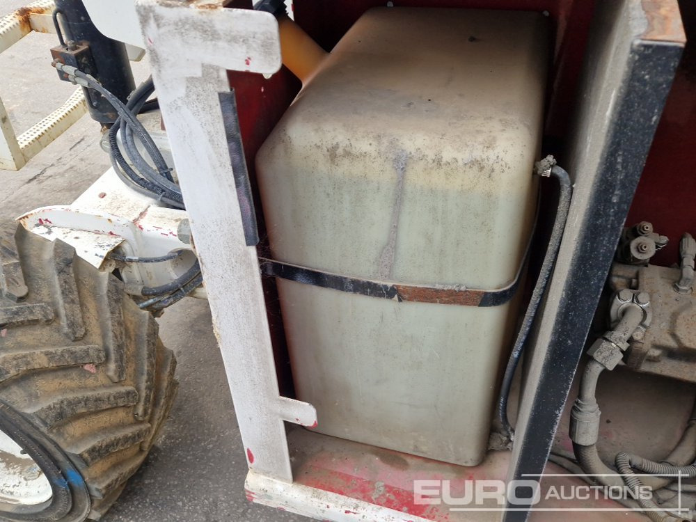 Scissor lift 2013 JLG MEC3084RT: picture 11