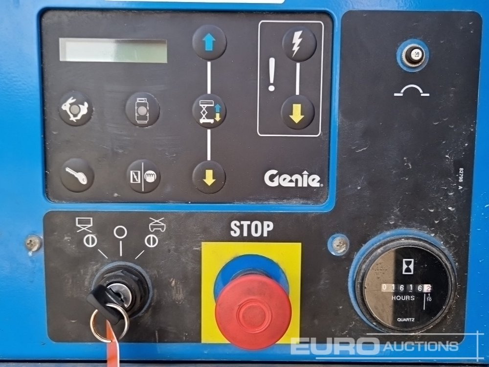 Aerial platform 2014 Genie GS-4390: picture 28