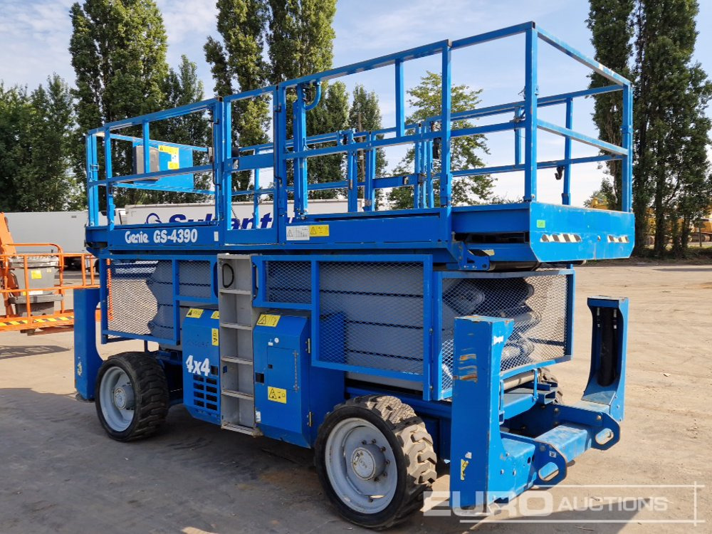 Aerial platform 2014 Genie GS-4390: picture 6