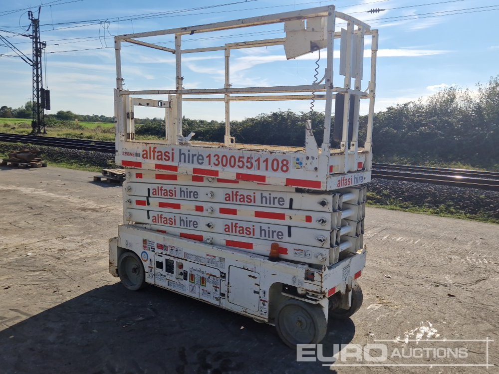2014 Genie GS3232 - Aerial platform: picture 3 2014 Genie GS3232 - Aerial platform: picture 3