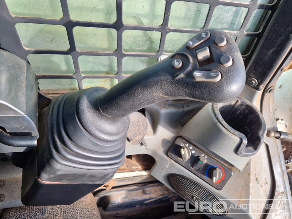 Skid steer loader 2015 Bobcat T590: picture 27