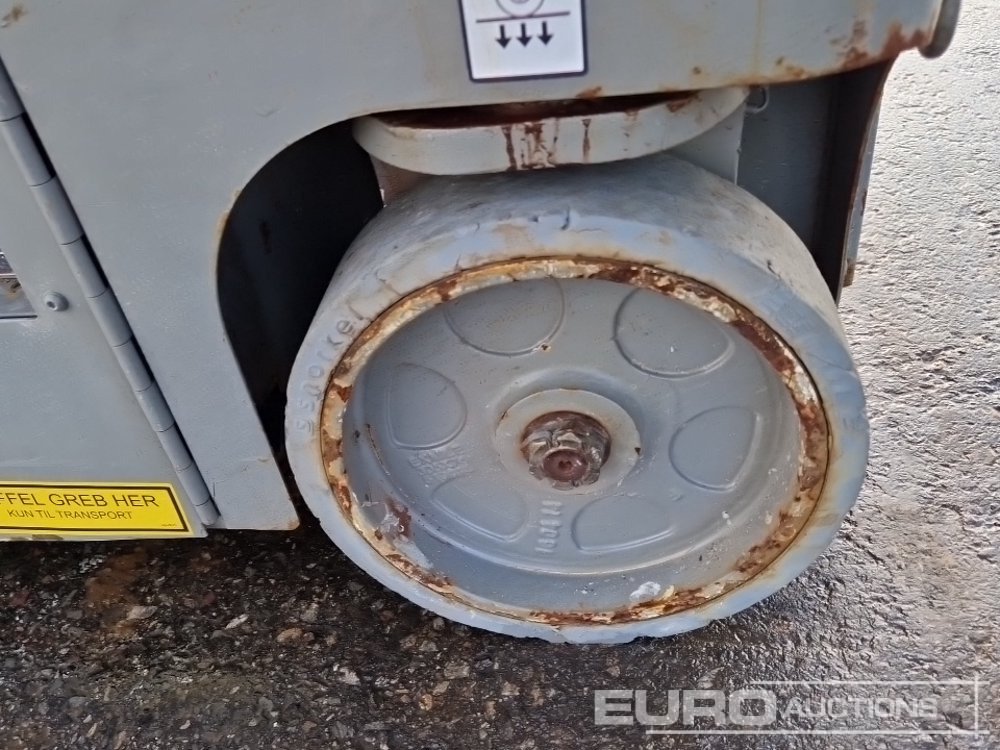 Vertical mast lift 2016 Snorkel TM12-C-E: picture 8