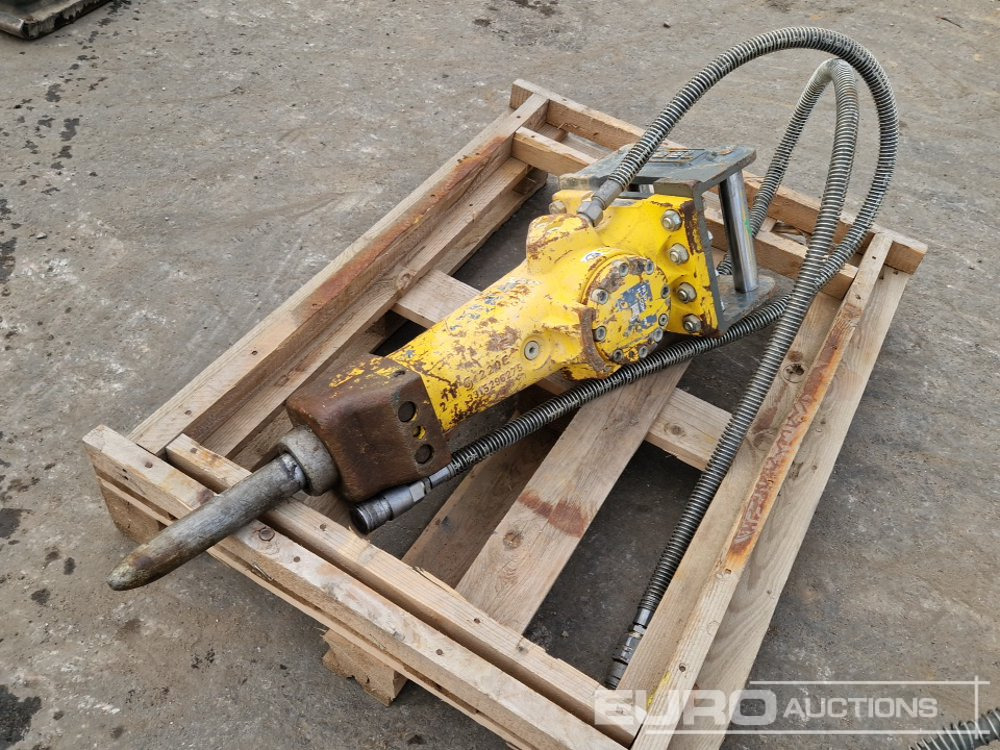 2022 Epiroc SB102 - Hydraulic hammer: picture 1 2022 Epiroc SB102 - Hydraulic hammer: picture 1