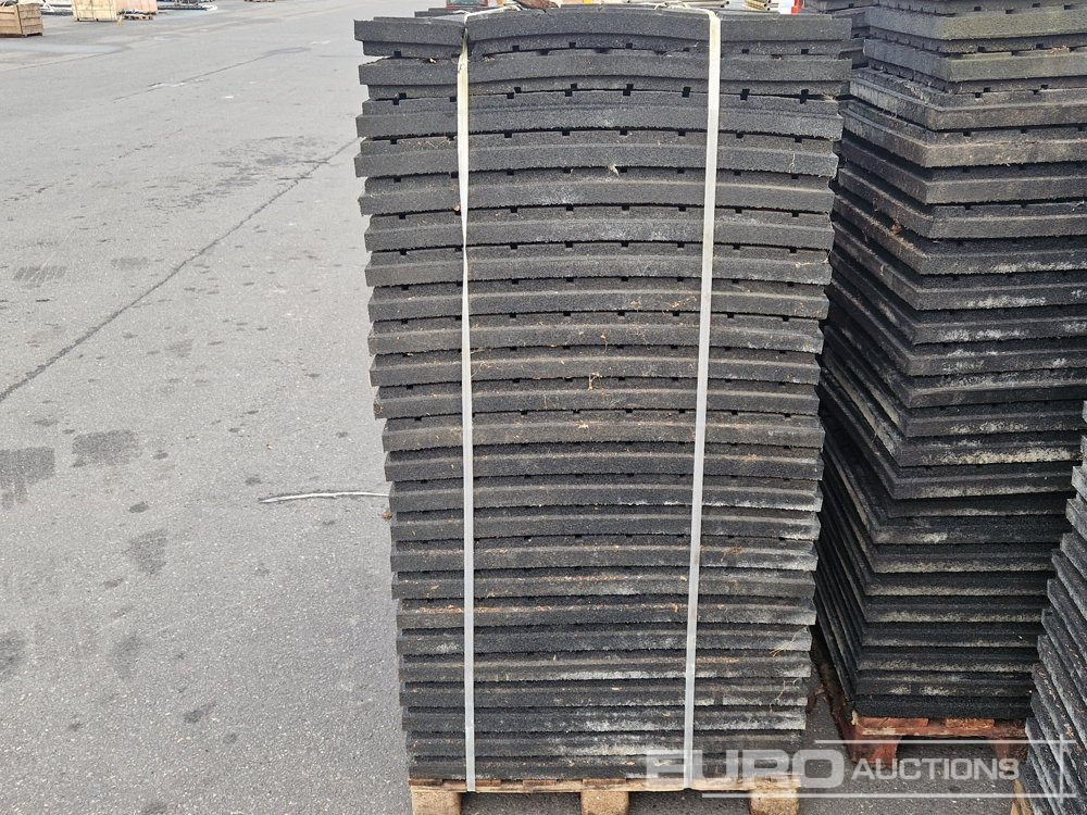 3 Pallets of Rubber Floor Tiles, 60mm x 800mm x 600mm (144 of) - Construction equipment: picture 4 3 Pallets of Rubber Floor Tiles, 60mm x 800mm x 600mm (144 of) - Construction equipment: picture 4