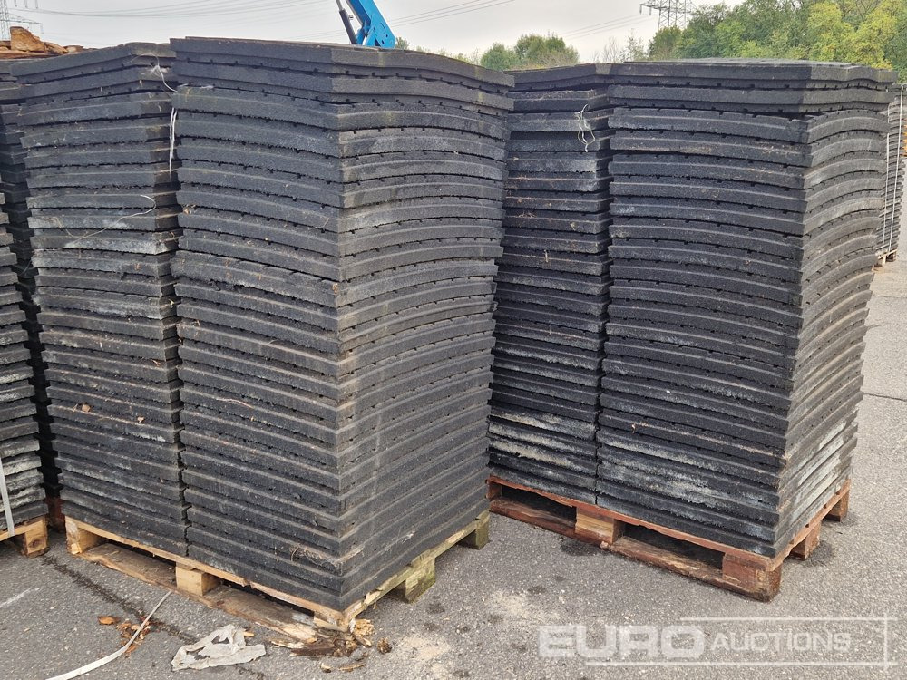 3 Pallets of Rubber Floor Tiles, 60mm x 800mm x 600mm (144 of) - Construction equipment: picture 2 3 Pallets of Rubber Floor Tiles, 60mm x 800mm x 600mm (144 of) - Construction equipment: picture 2