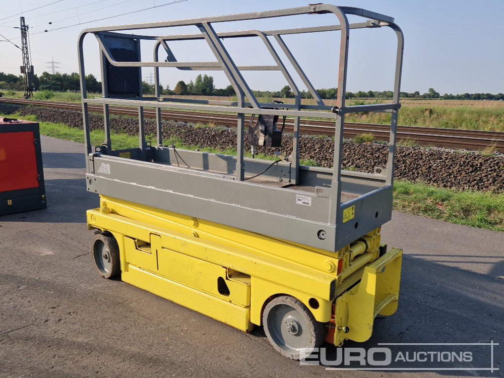 Haulotte Compact 8 - Aerial platform: picture 3 Haulotte Compact 8 - Aerial platform: picture 3