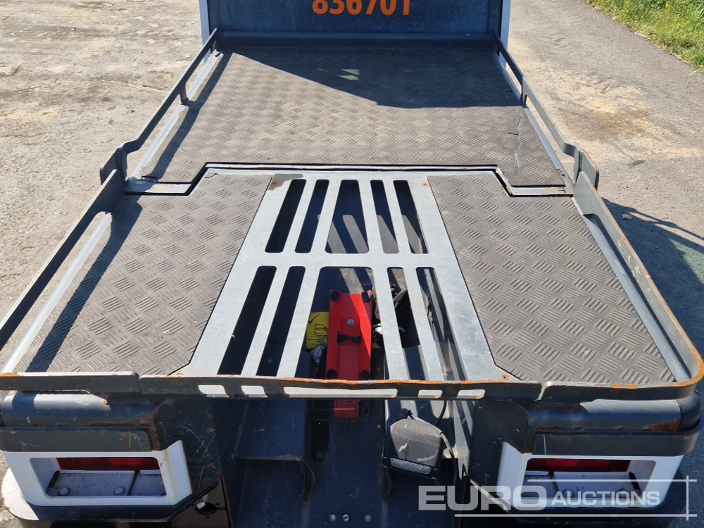 Tow tractor Linde P250: picture 13