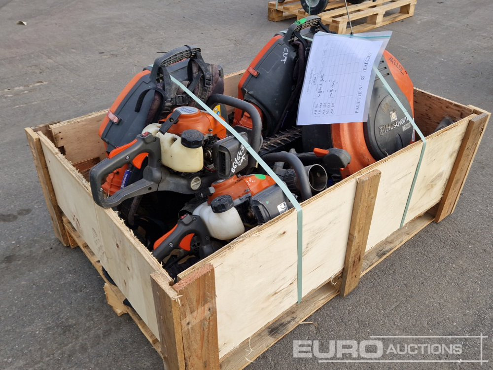 Pallet of Husqvarna Leafblowers, Hedge Trimmers - Construction equipment: picture 2 Pallet of Husqvarna Leafblowers, Hedge Trimmers - Construction equipment: picture 2