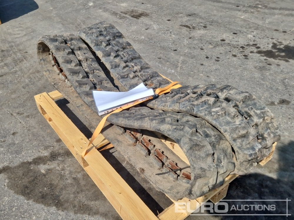 Pallet of Rubber Tracks to sut Terex 3 Ton Digger - Track for Construction machinery: picture 2 Pallet of Rubber Tracks to sut Terex 3 Ton Digger - Track for Construction machinery: picture 2