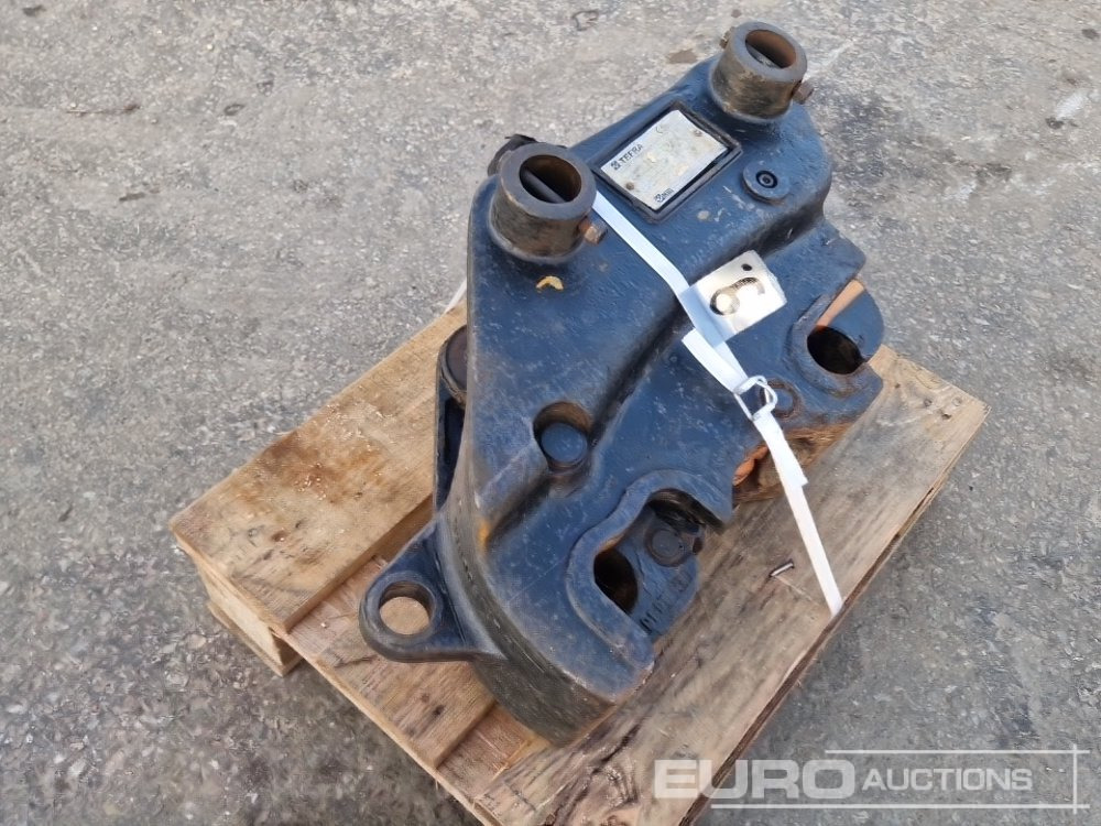 Quick Hitch to suit 45mm Pin - Quick coupler: picture 1 Quick Hitch to suit 45mm Pin - Quick coupler: picture 1