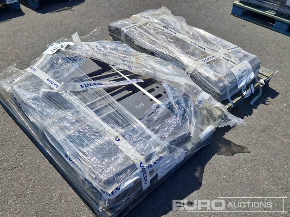 500mm Steel Track Plates to suit Volvo EC140 - Spare parts for Excavator: picture 1 500mm Steel Track Plates to suit Volvo EC140 - Spare parts for Excavator: picture 1