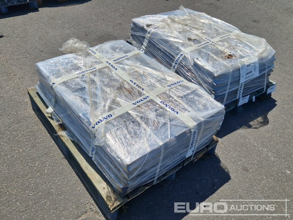 700mm Steel Track Plates to suit Volvo ECR300 - Spare parts for Excavator: picture 1 700mm Steel Track Plates to suit Volvo ECR300 - Spare parts for Excavator: picture 1