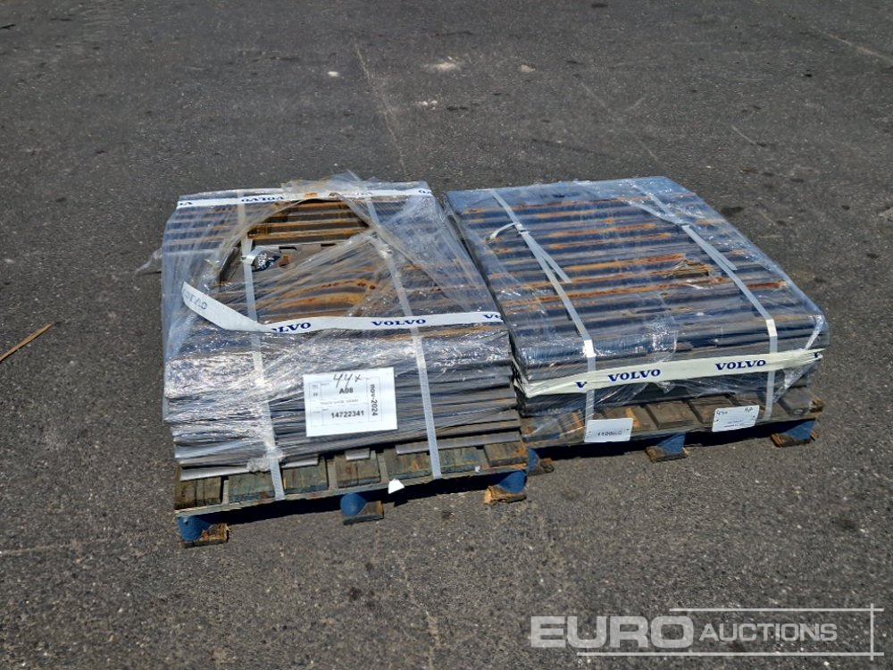 800mm Steel Track Plates to suit Volvo EC200 - Spare parts for Excavator: picture 3 800mm Steel Track Plates to suit Volvo EC200 - Spare parts for Excavator: picture 3