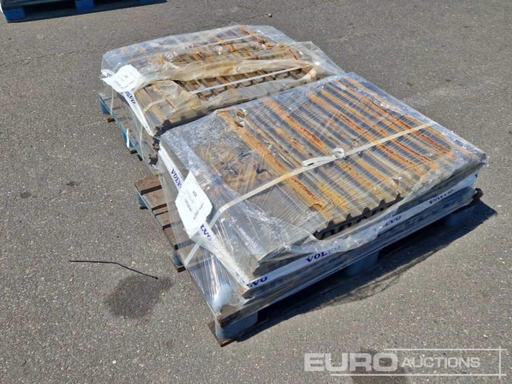 800mm Steel Track Plates to suit Vovo EC200 - Spare parts for Excavator: picture 5 800mm Steel Track Plates to suit Vovo EC200 - Spare parts for Excavator: picture 5