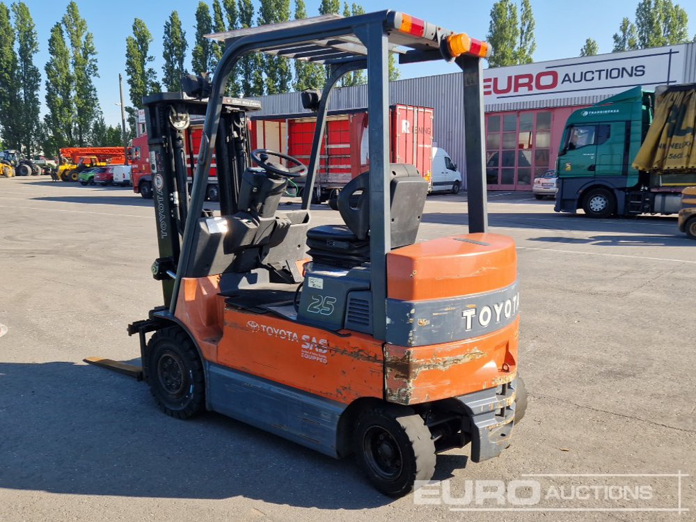 Toyota 7FBM25 - Forklift: picture 3 Toyota 7FBM25 - Forklift: picture 3
