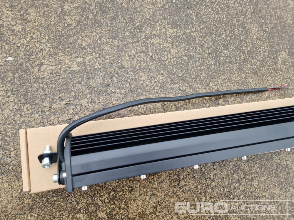 Construction equipment Unused 25" 240W Combo Beam LED Light Bar, Mounting Brackets, IP68 Waterproof: picture 7