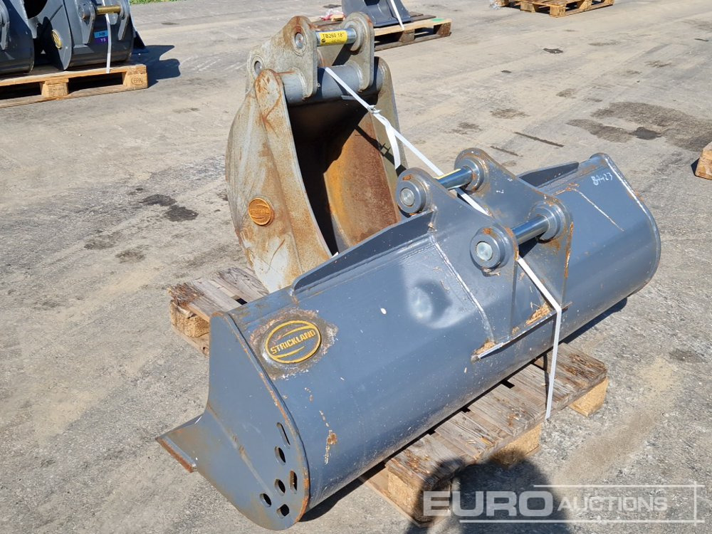 Unused Strickland 60" Ditching, 18" Digging Buckets, 45mm Pin to suit Takeuchi TB260 (2 of) - Bucket: picture 2 Unused Strickland 60" Ditching, 18" Digging Buckets, 45mm Pin to suit Takeuchi TB260 (2 of) - Bucket: picture 2